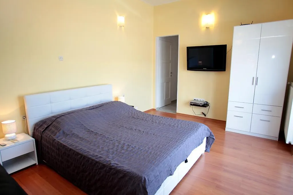 Rooms Carija تروغير بيت ضيافة