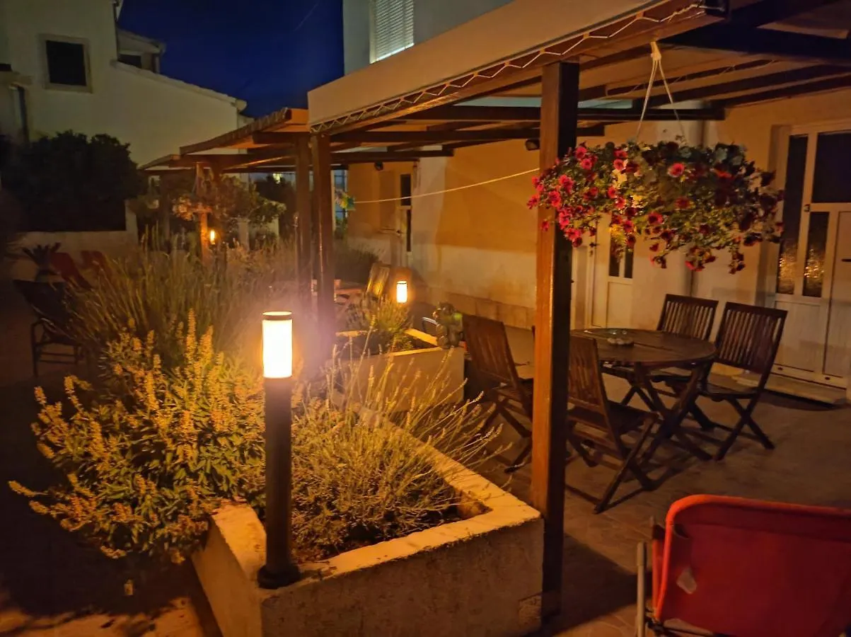 Rooms Carija تروغير بيت ضيافة