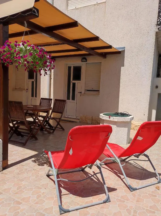 Rooms Carija تروغير بيت ضيافة