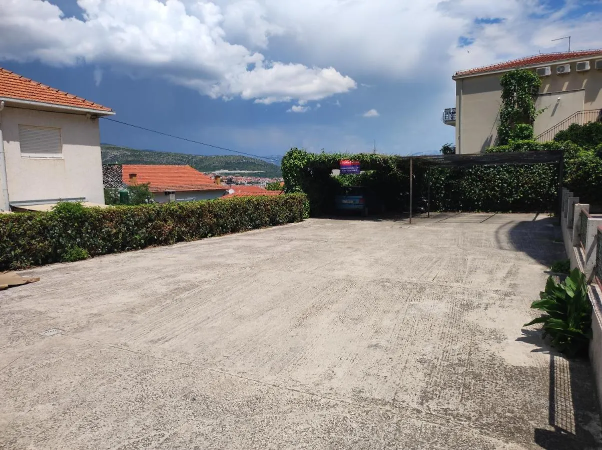 Rooms Carija تروغير كرواتيا