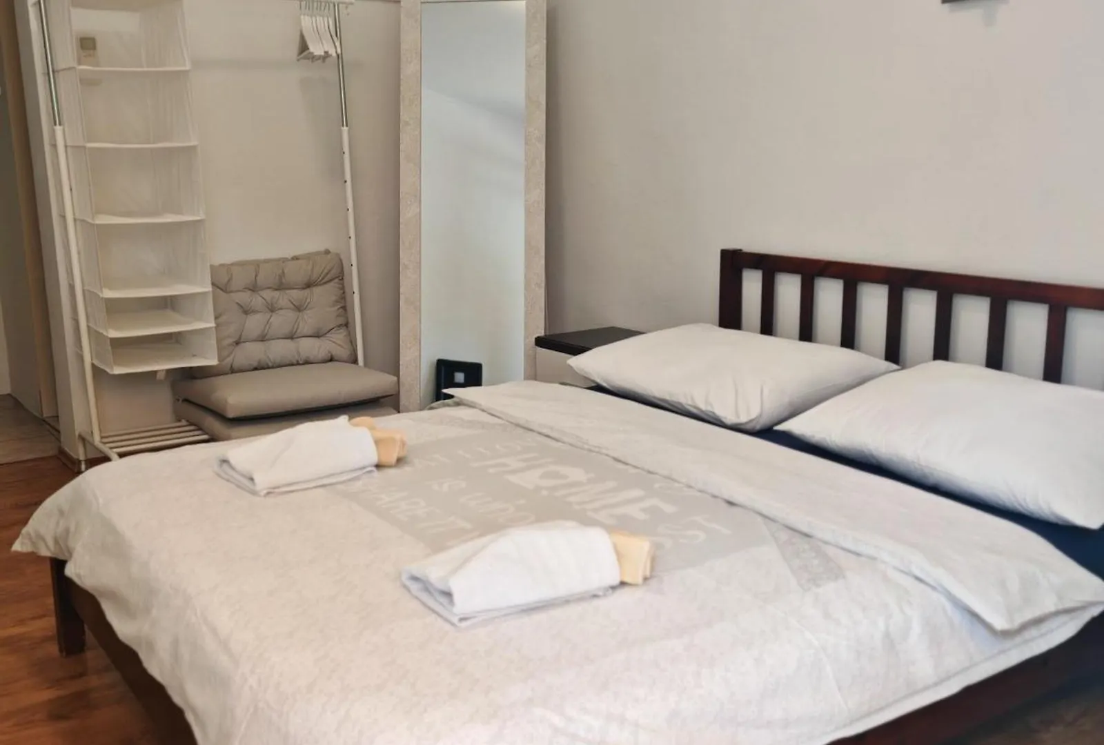 Rooms Carija تروغير