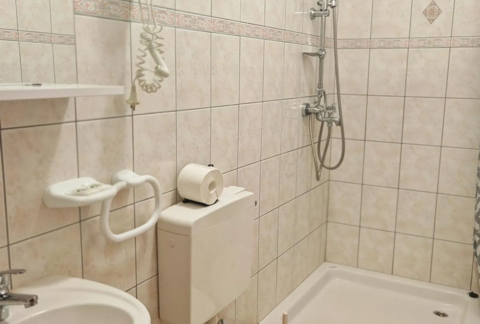 Rooms Carija تروغير